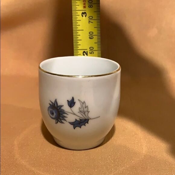 Pretty China Eggcup. - Picture 2 of 5